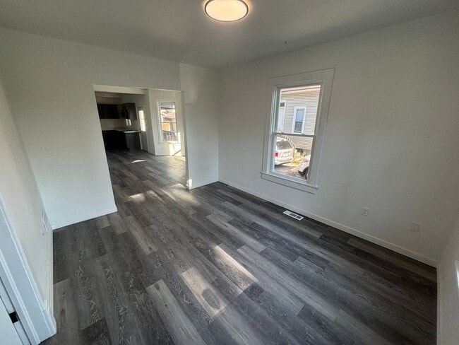 Photo - 5807 20th Ave Unidad 1