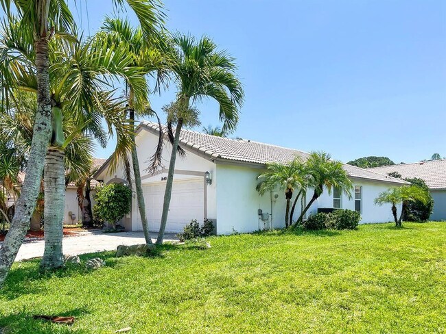 Building Photo - 1640 Carriage Brooke Dr