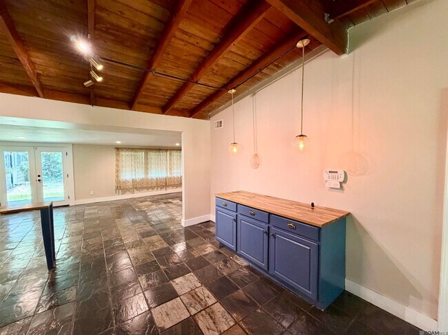 Photo - 26084 Pichon Rd