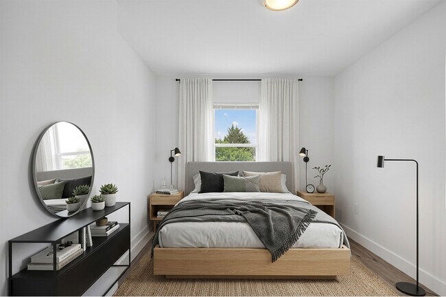 5BR, 2.5BA- 1200SF