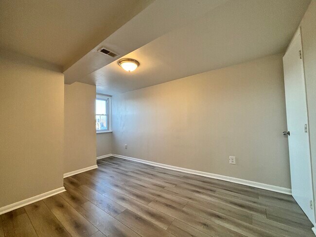 Photo - 894 N 42nd St Unit 3