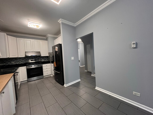 Photo - 211 Oxford Ct