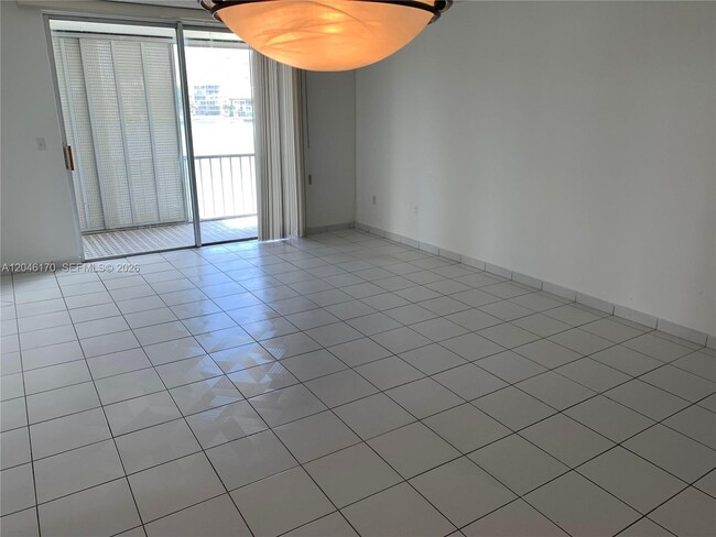 Photo - 2861 Leonard Dr Unidad F301