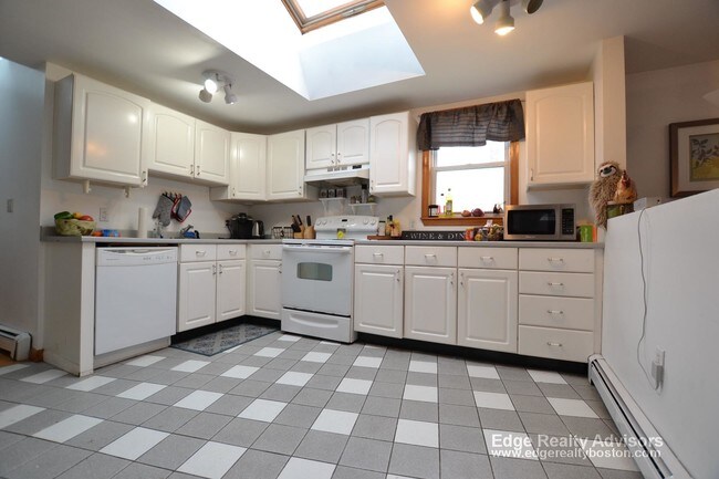 Photo - 66 Brooks St Unit 2