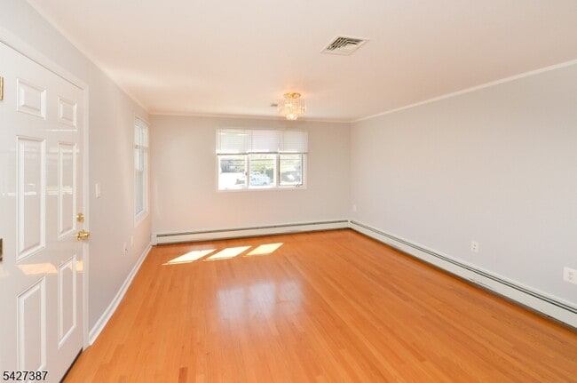 Photo - 142 Grand Ave