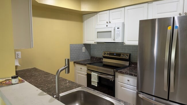 Building Photo - 1011 Aspen Dr Unit 1011Aspen