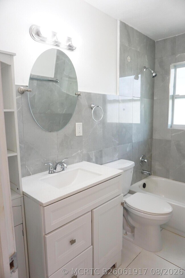 1456 W 29th St Unidad 1