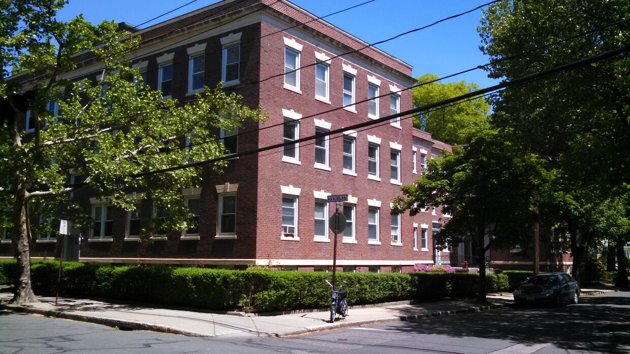 Photo - 51 Manchester Rd (Brookline, MA)