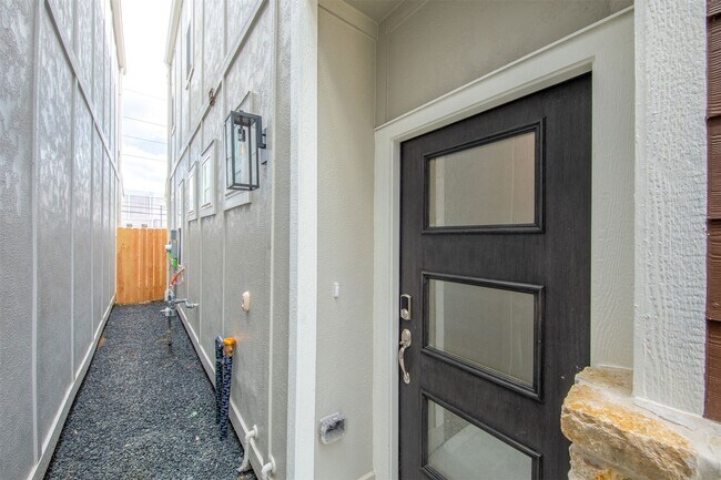 Photo - 1524 Beach Oak Dr