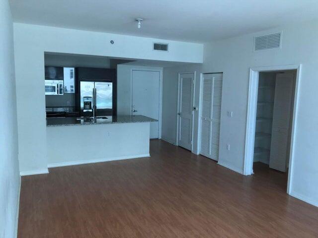 Photo - 950 Brickell Bay Dr Unidad 2802 Rental