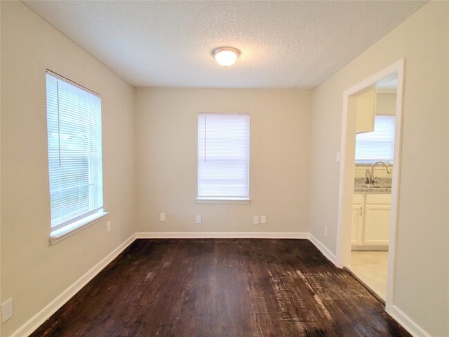 Photo - 505 13th St N