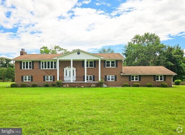 Building Photo - 5084 Sands Rd Rental