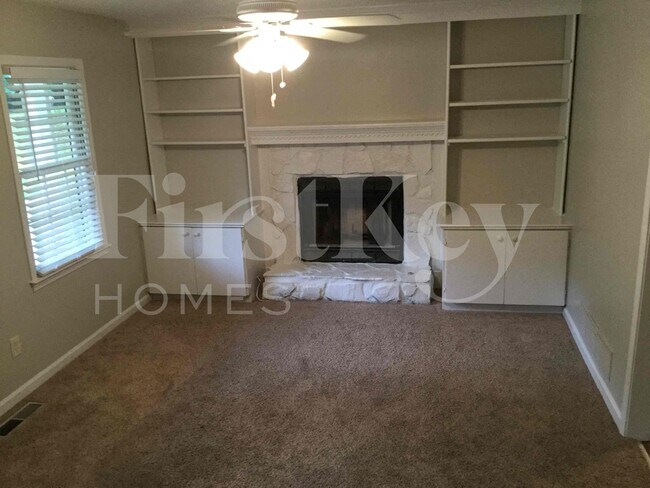 Photo - 1775 Independence Dr