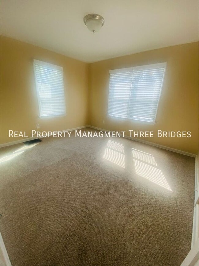 Photo - 3208 Dix Ave