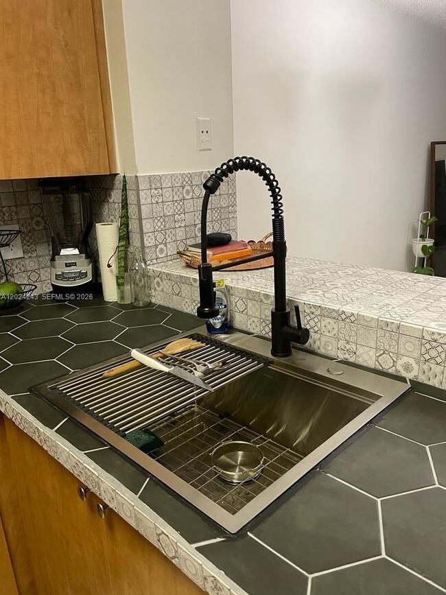 Photo - 8750 N Sherman Cir Unit 208