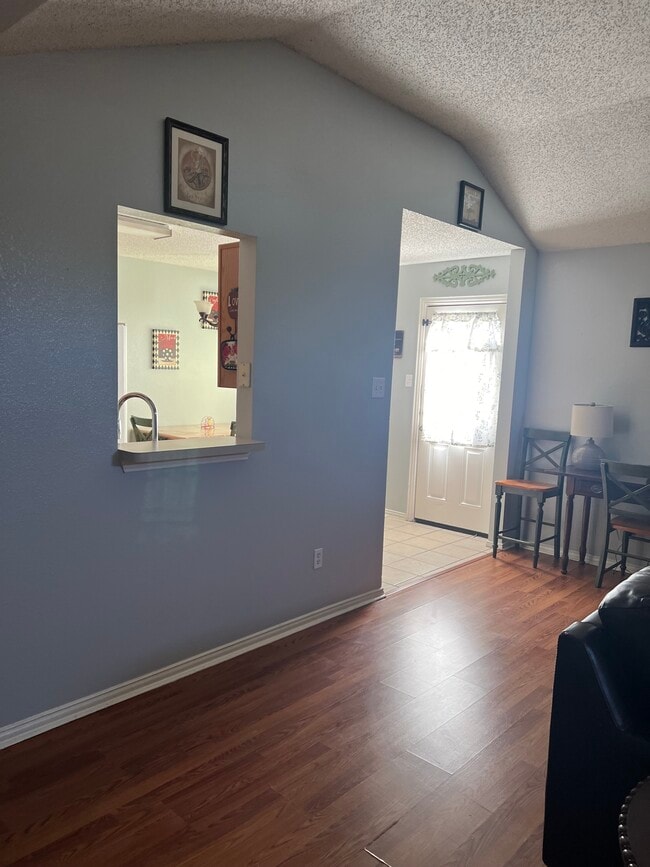 Photo - 1109 Palomino Dr House
