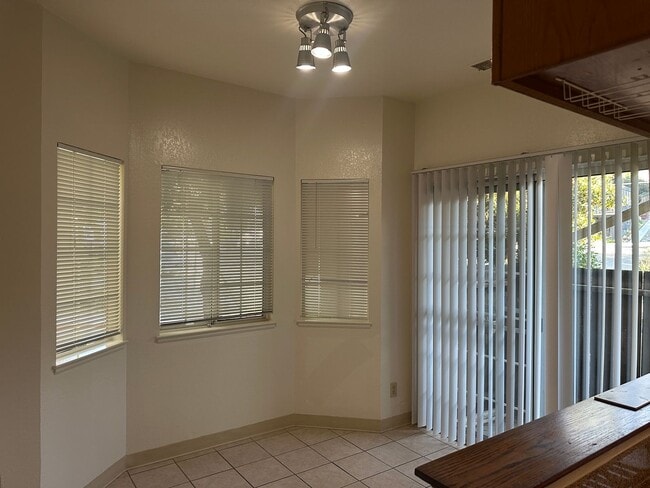 Photo - 3501 Richmond Blvd Unidad #C