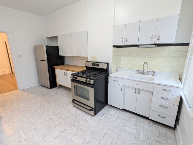 Photo - 4 Bedroom 1 Bathroom Single Family Home in...