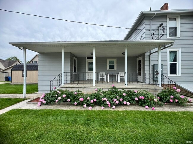Photo - 304 N Main St