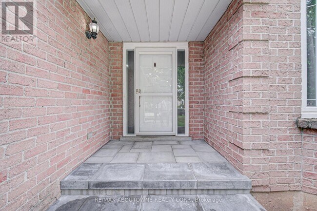Photo - 426 Parklane Rd