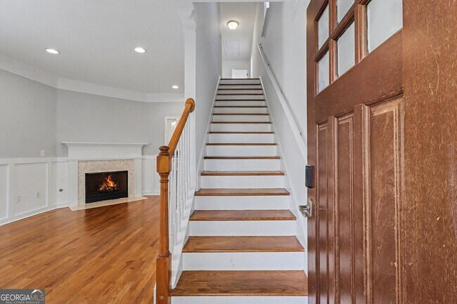 Photo - 179 Little St SE