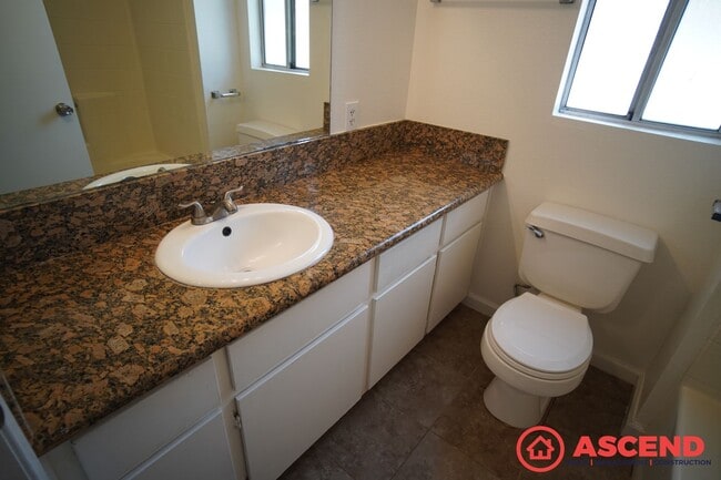 Photo - 11900 Handel Ave Unidad 1