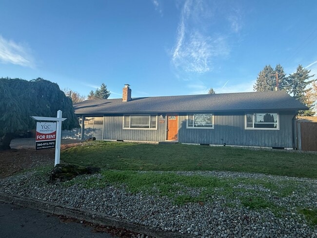 Building Photo - COMING SOON--Beautiful 3 Bedroom with a Living Room, Family Room, Fenced Yard & More!