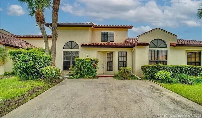 10300 Hidden Springs Ct