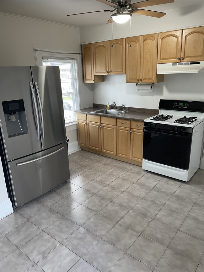 Kitchen - 498 Ringwood Ave Unit 2nd Floor