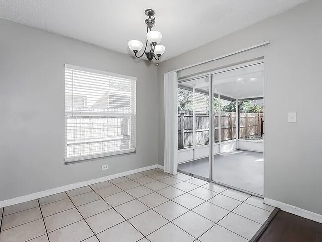 Photo - 902 S Kingsway Rd