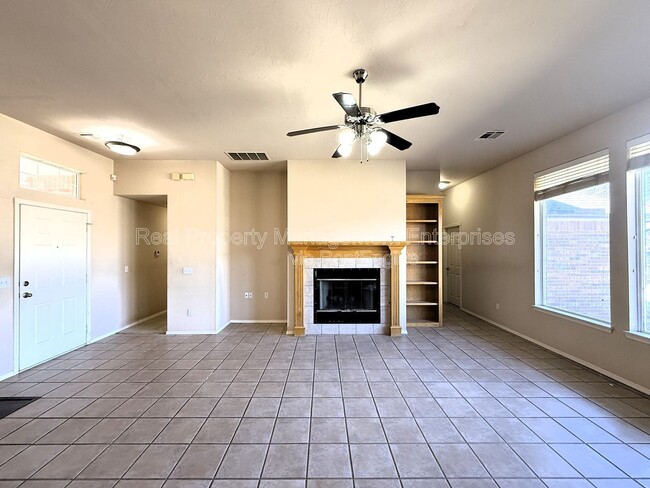 Photo - 8305 NW 73rd St