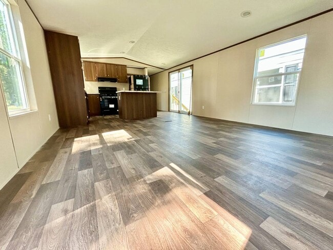 Photo - 78 Autumn Ln