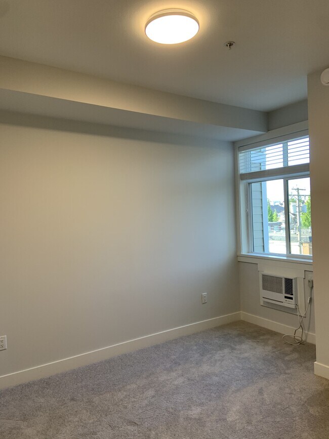 Photo - 20686 Eastleigh Crescent