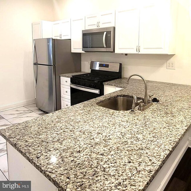 Photo - 423 N 52nd St