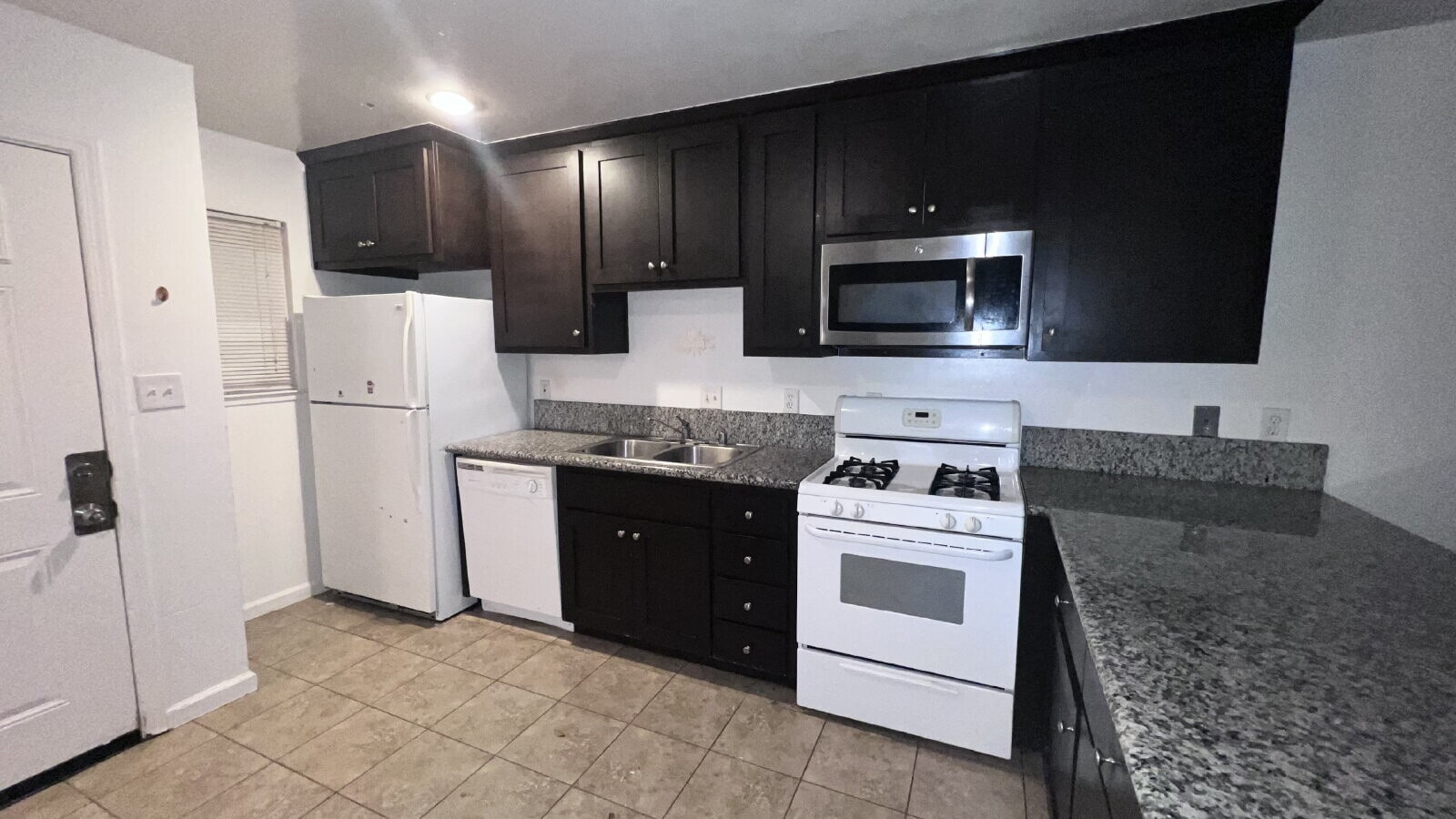 Photo - 1116 Evelyn Ln Unit B