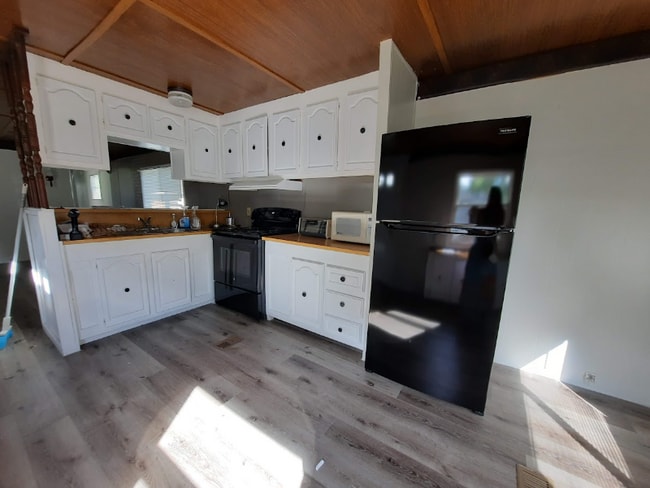 Photo - 244 Alder St