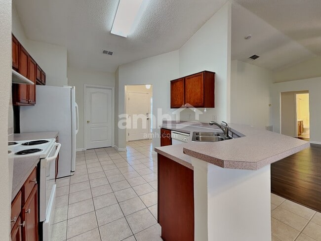 Photo - 648 Winding Lake Dr