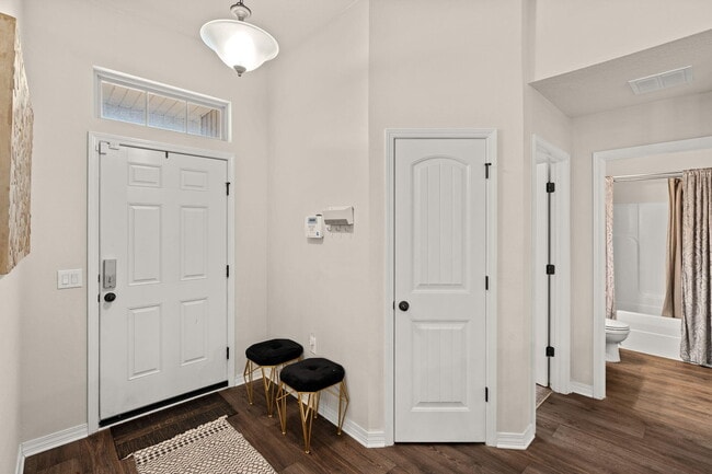 Photo - 124 Lillian Wy