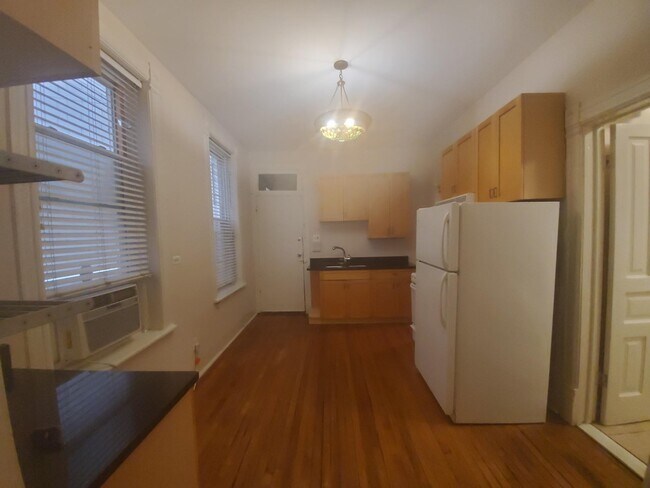 Photo - 1623 N Hermitage Ave Unit BR