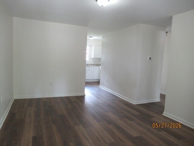 Photo - 251 Rast St