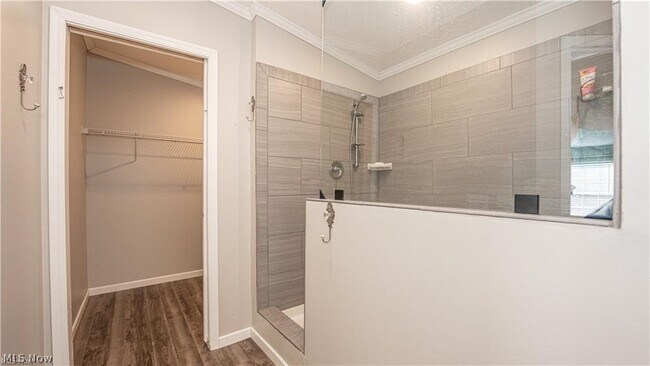 Photo - 5719 N Richmond Rd