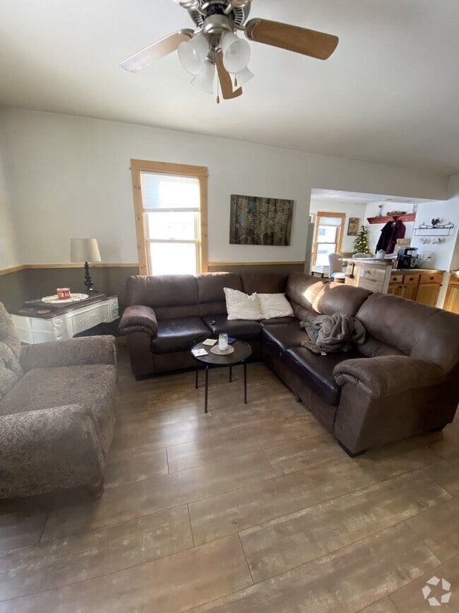 Building Photo - Cute 1 Bed, 1 Bath home in Crosby - Includ...