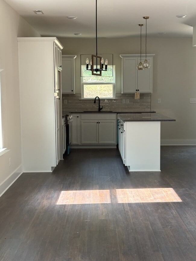 Photo - 4713 Heiskell Dr