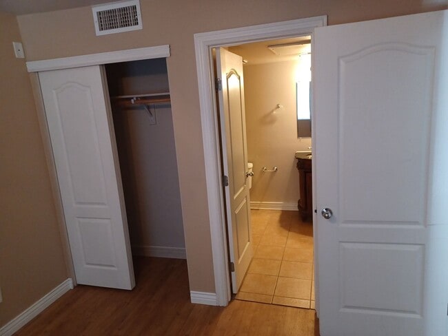 3200 S Litzler Dr