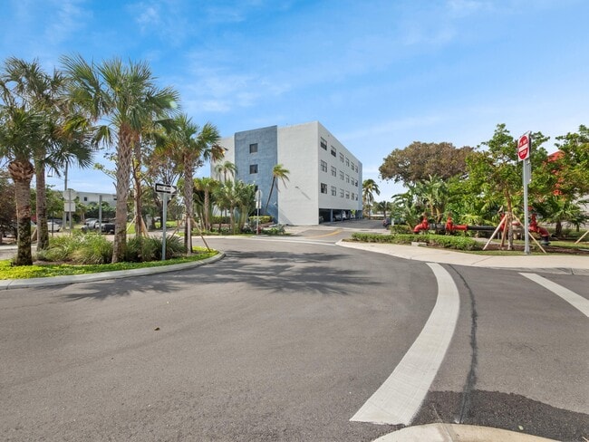 Photo - 105 S Riverside Dr Unit 302