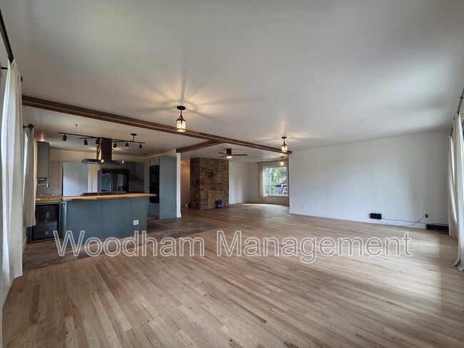 431 N 4th Ave