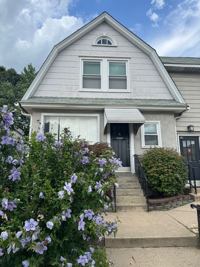 Photo - 113 E Main St Unit 1