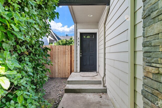 Building Photo - 886 S St Rental