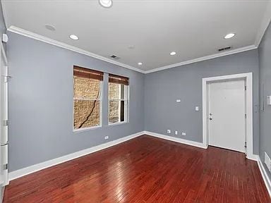 Building Photo - "Charming 2-Bedroom Apartment in Vibrant Chicago Locale – Your Urban Oasis Awaits!"