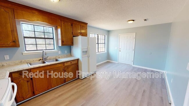 Photo - 125 Nann St